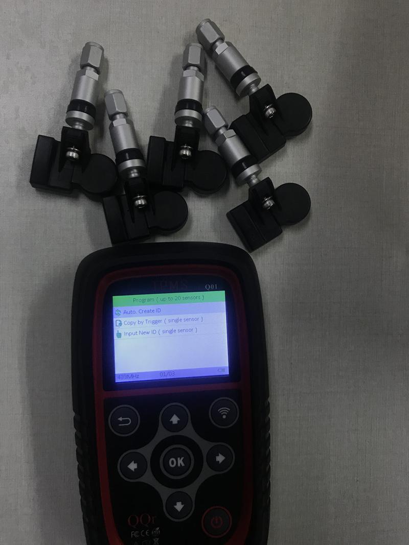 Universal Programmable TPMS Sensor Auto Diagnostic Tool