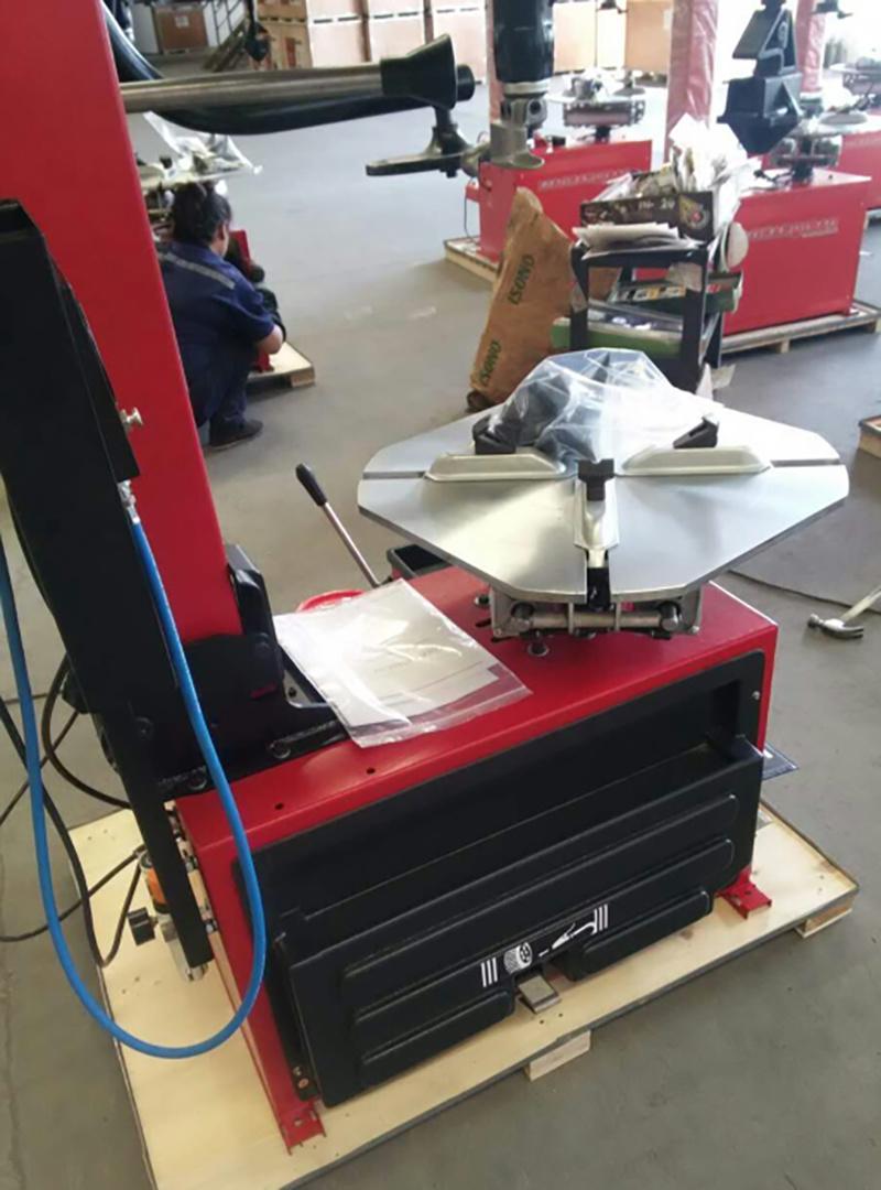 Auto Tire Changer Car Service Station Equipment with Ce