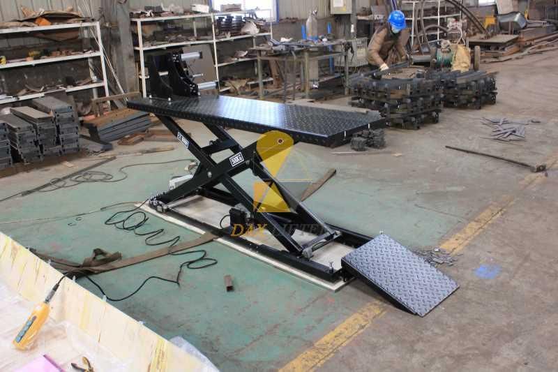 1200mm Platform Height 500kg Strong Structure Hydraulic Motorcycle Lifts