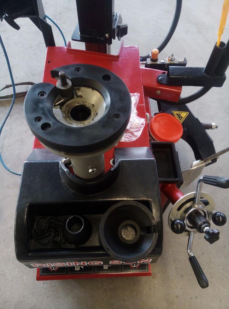 Semi Automatic Mobile Car Tyre Replacing Machine