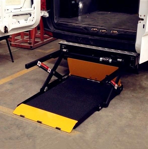 Ce Certified Wheelchair Lift Elevator to Help Passenger Get on Vehicle