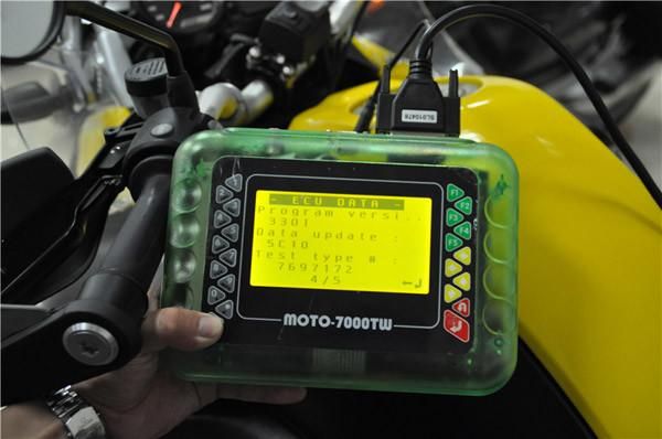 MOTO 7000TW Universal Motorcycle Scan Tool